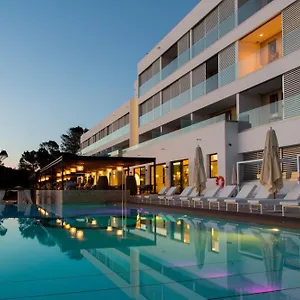 Hotel &